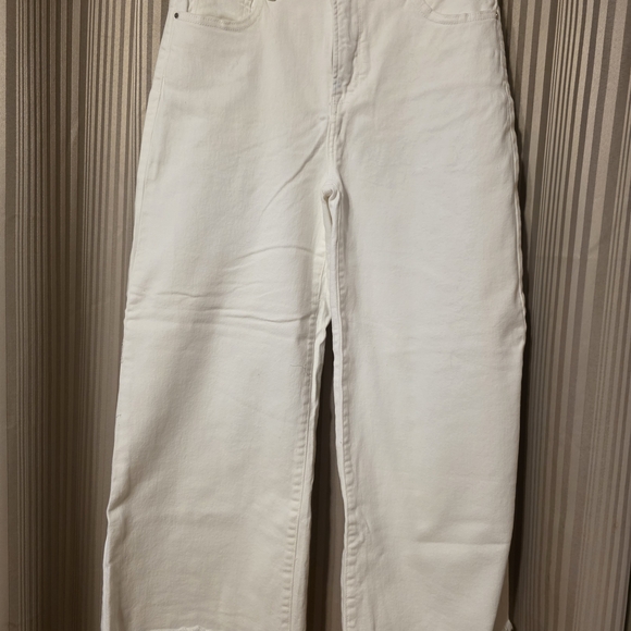 Women's White Cropped Jeans - Picture 1 of 4